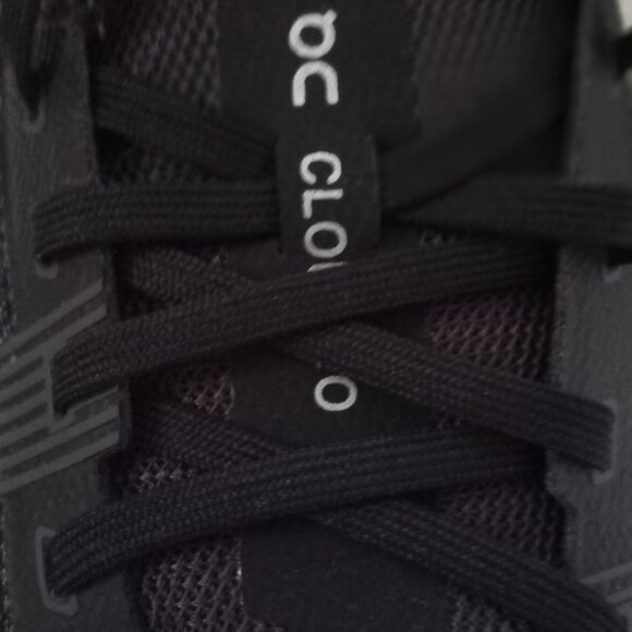 'On Cloud' Shoe Black/Eclipse size 9.5 EUC #5598626 - Picture 14 of 16